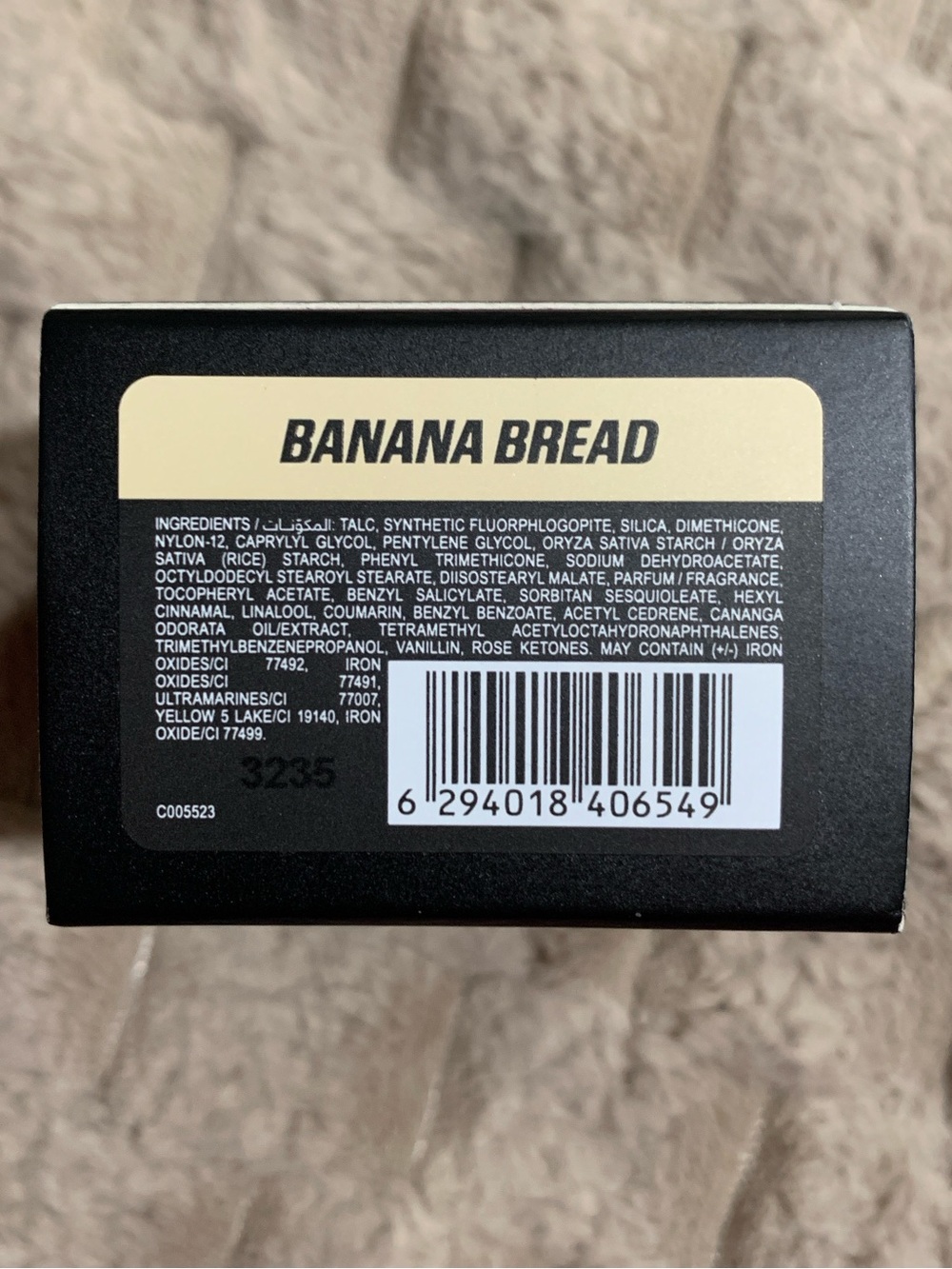 HUDA BEAUTY Banana Bread Easy Bake Baby Bake Mini Loose Setting Powder - Picture 2 of 4